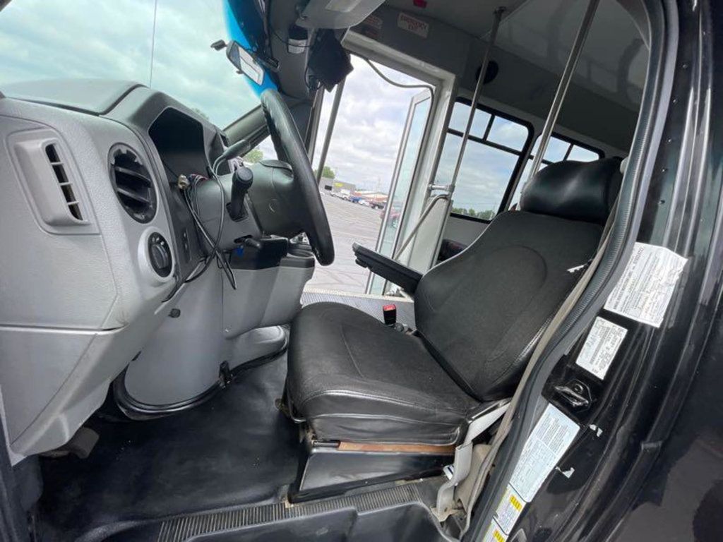 2017 Ford E-450 Cutaway 24 Passenger Starcraft Shuttle Bus For Tours Charters Activity & Church Transportation - 22915162 - 5