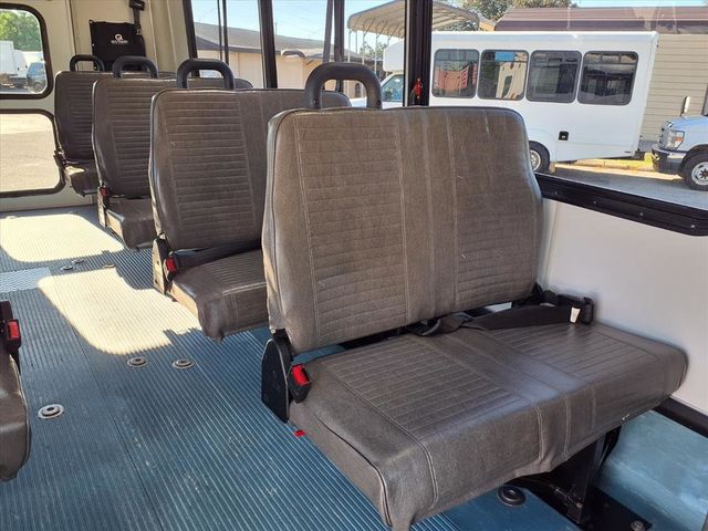 2017 Ford E-Series Cutaway 13 Passenger Shuttle Bus w/Wheelchair - 22929596 - 19