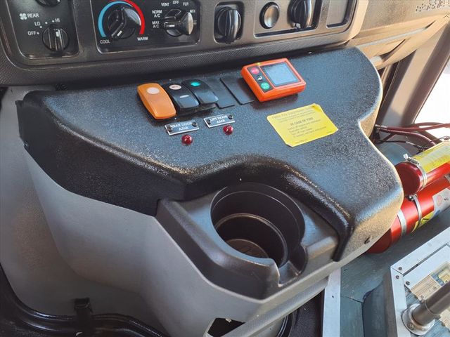 2017 Ford E-Series Cutaway 13 Passenger Shuttle Bus w/Wheelchair - 22929596 - 27