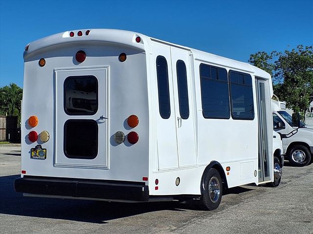 2017 Ford E-Series Cutaway 13 Passenger Shuttle Bus w/Wheelchair - 22929596 - 3