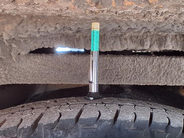 2017 Ford E-Series Cutaway 13 Passenger Shuttle Bus w/Wheelchair - 22929596 - 46