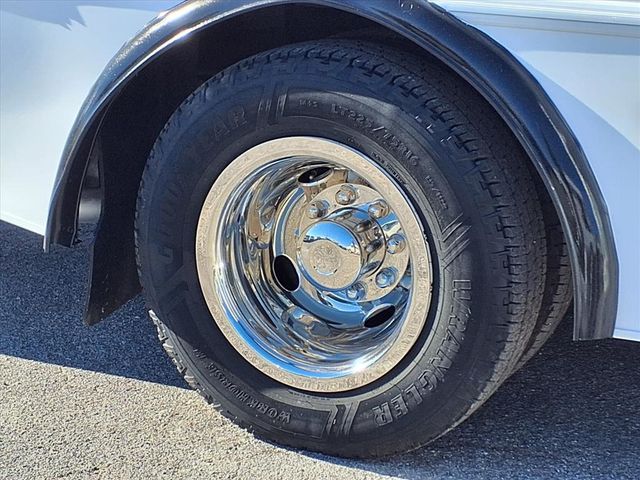 2017 Ford E-Series Cutaway 13 Passenger Shuttle Bus w/Wheelchair - 22929596 - 48