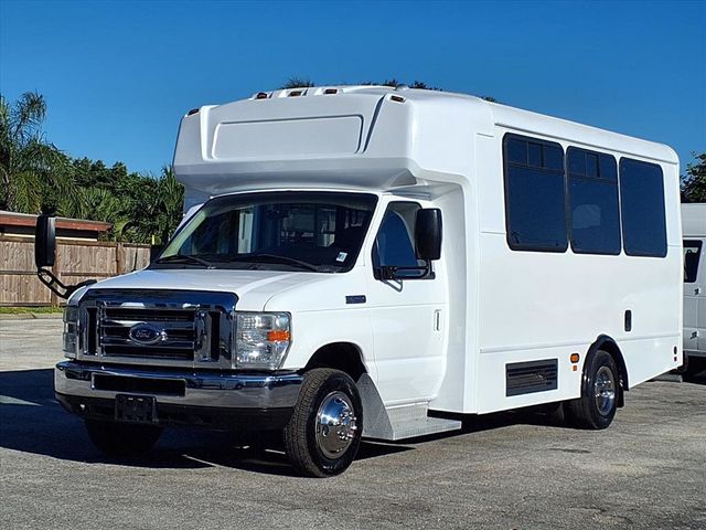 2017 Ford E-Series Cutaway 13 Passenger Shuttle Bus w/Wheelchair - 22929596 - 8