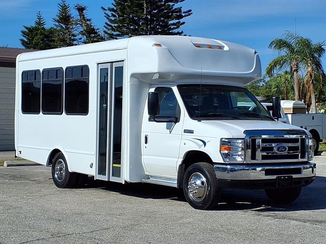 2017 Ford E-Series Cutaway 15 Passenger Shuttle Bus - 23014442 - 0