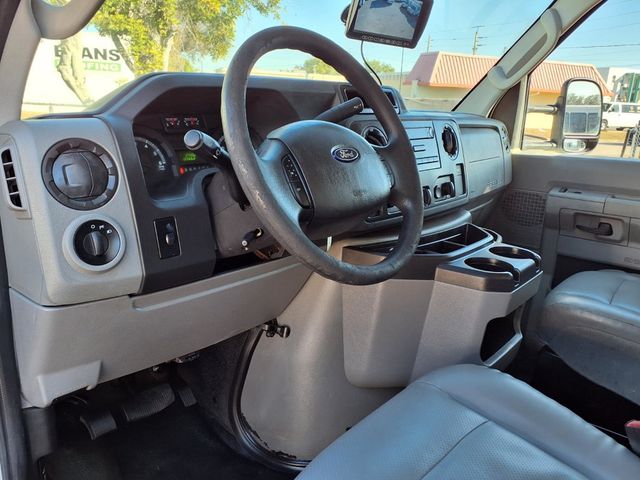 2017 Ford E-Series Cutaway 16' Box Van w/Liftgate - 22981605 - 9