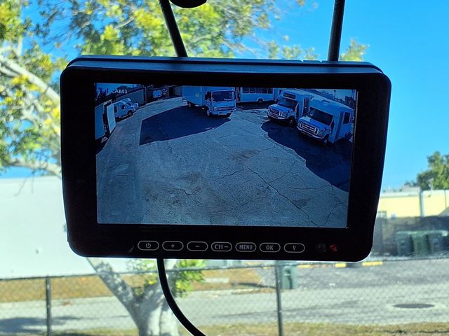 2017 Ford E-Series Cutaway 16' Box Van w/Liftgate - 22981605 - 11