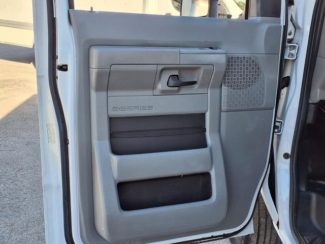 2017 Ford E-Series Cutaway 16' Box Van w/Liftgate - 22981605 - 14