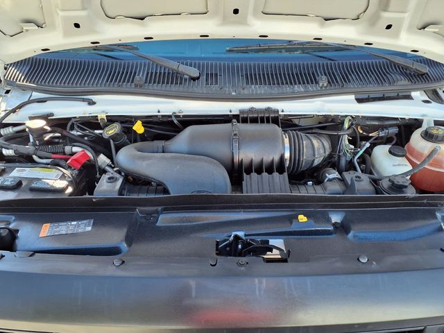 2017 Ford E-Series Cutaway 16' Box Van w/Liftgate - 22981605 - 25