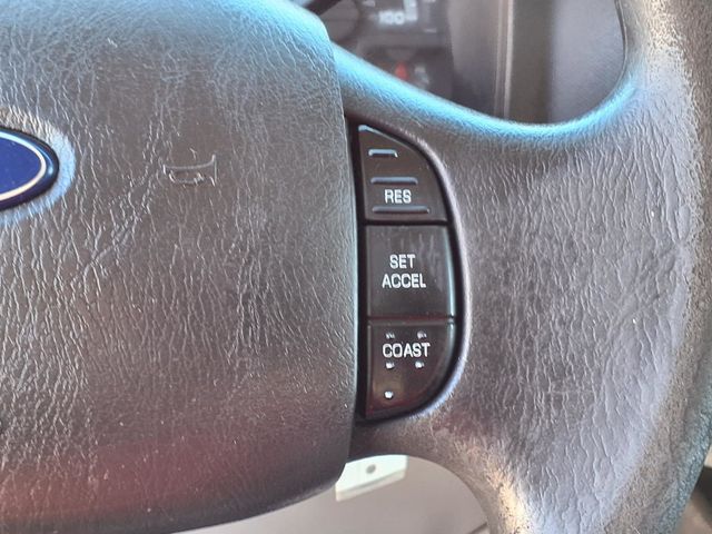 2017 Ford E-Series Cutaway 16' Box Van w/Liftgate - 22981605 - 31