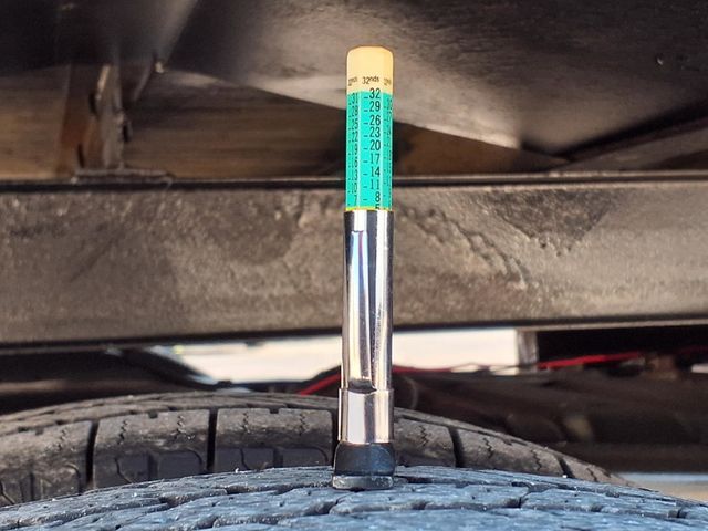 2017 Ford E-Series Cutaway 16' Box Van w/Liftgate - 22981605 - 40