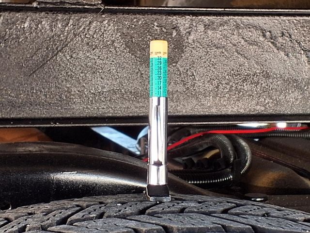 2017 Ford E-Series Cutaway 16' Box Van w/Liftgate - 22981605 - 41