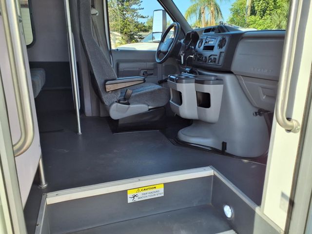 2017 Ford E-Series Cutaway 25 Passenger Shuttle Bus - 23014152 - 9