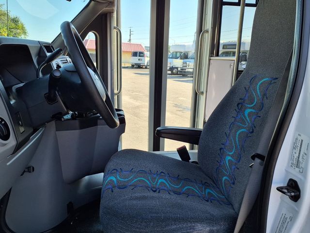 2017 Ford E-Series Cutaway 25 Passenger Shuttle Bus - 23014152 - 23