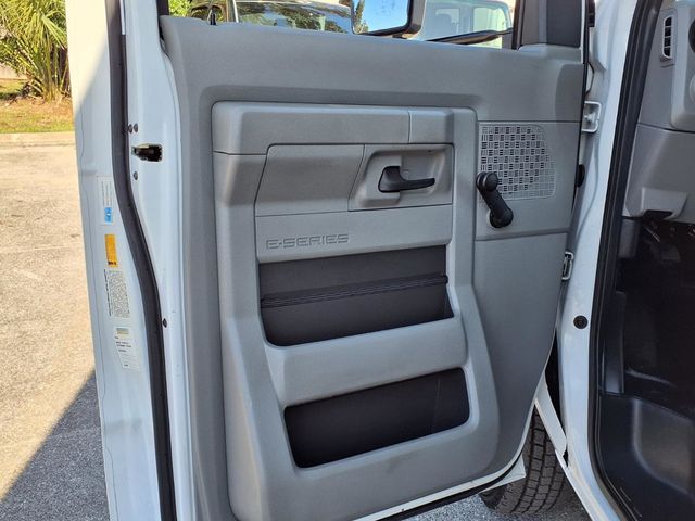 2017 Ford E-Series Cutaway 25 Passenger Shuttle Bus - 23014152 - 24