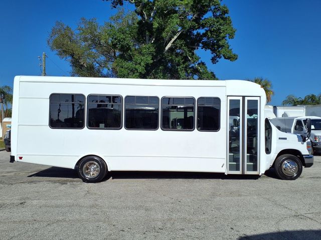 2017 Ford E-Series Cutaway 25 Passenger Shuttle Bus - 23014152 - 2