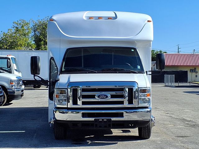 2017 Ford E-Series Cutaway 25 Passenger Shuttle Bus - 23014152 - 8