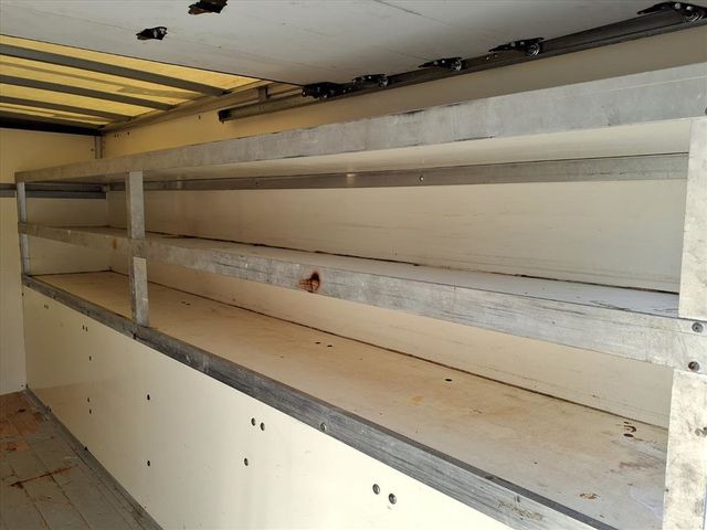 2017 Ford E-Series Cutaway Contractor's Van - 22948850 - 18