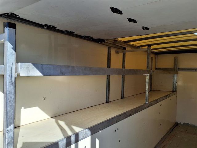 2017 Ford E-Series Cutaway Contractor's Van - 22948850 - 19