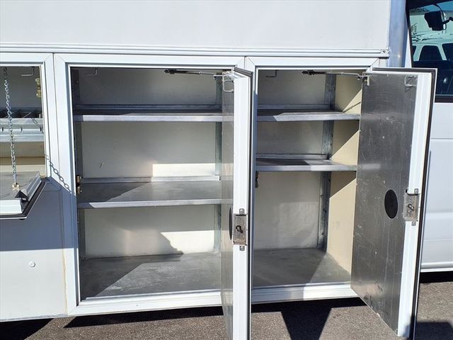 2017 Ford E-Series Cutaway Contractor's Van - 22948850 - 23