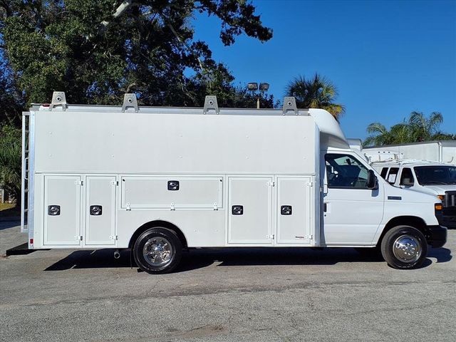 2017 Ford E-Series Cutaway Contractor's Van - 22948850 - 2