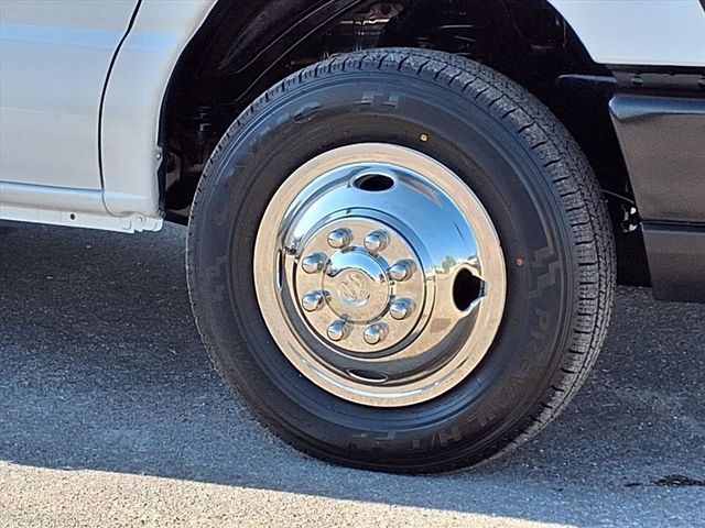 2017 Ford E-Series Cutaway Contractor's Van - 22948850 - 31