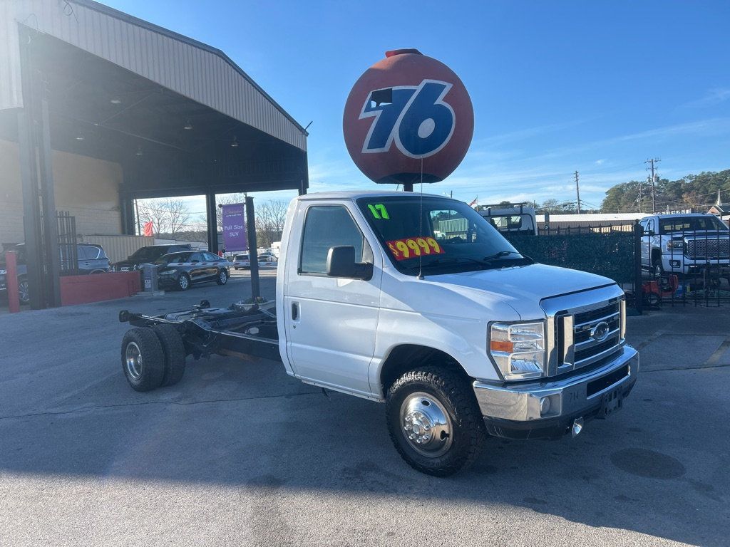 2017 Ford E-Series Cutaway E450 SUPER DUTY CUTAWAY VAN - 22952927 | Video 1