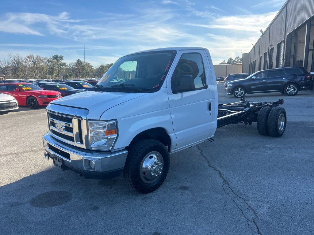 2017 Ford E-450 photo 2