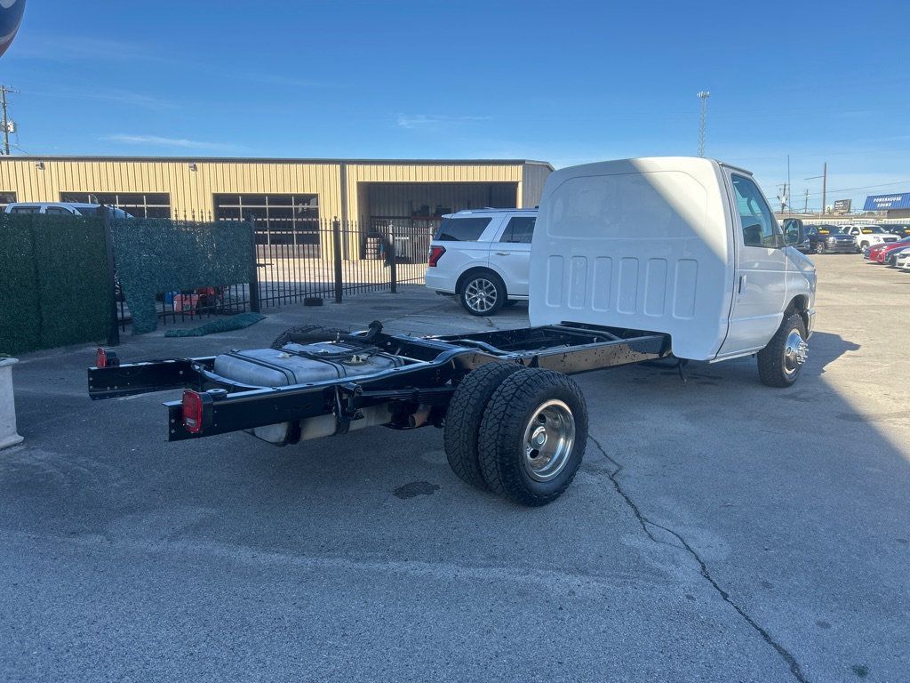 2017 Ford E-450 photo 3