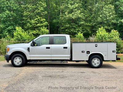 2017 Ford F250HD CREW CAB UTILITY JUST 44k MILES! - 1FD7W2A65HED72777