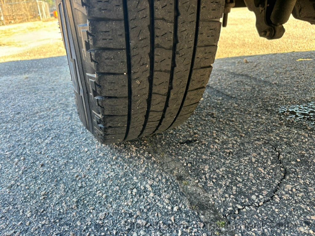 2017 Ford F250HD CREW CAB UTILITY JUST 88k MILES! +SUPER CLEAN UNIT! FINANCE OR LEASE! FORD SYNC! - 22975353 - 33