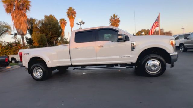 2017 Ford F350 Super Duty Crew Cab LARIAT DUALLY 4X4 DIESEL NAV BACK UP CAM 1OWNER - 22750559 - 1