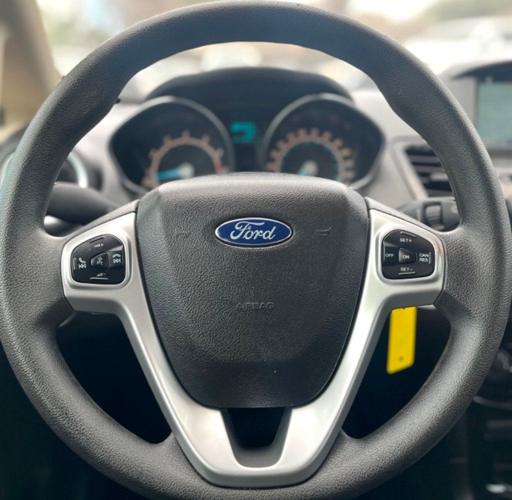 2017 Ford Fiesta SE Hatch - 22309171 - 19