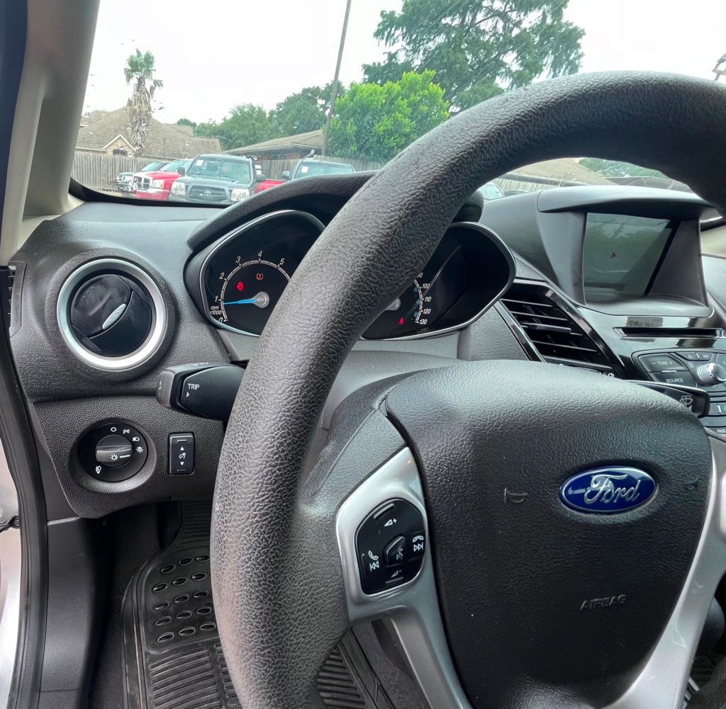 2017 Ford Fiesta SE Hatch - 22309171 - 36