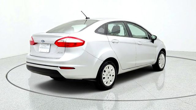 2017 Ford Fiesta S Sedan w/ 5-Speed Manual Tranmission - 23082805 - 4