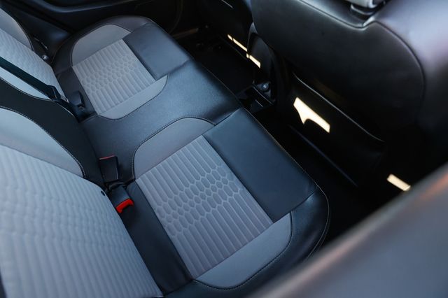 2017 Ford Fiesta ST Hatch - 22952093 - 11