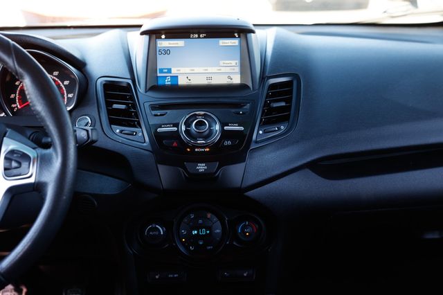 2017 Ford Fiesta ST Hatch - 22952093 - 36