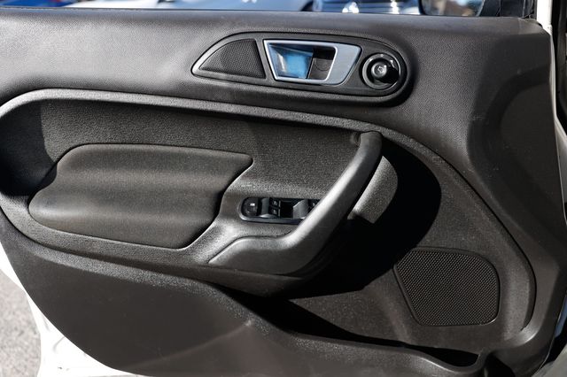 2017 Ford Fiesta ST Hatch - 22952093 - 40