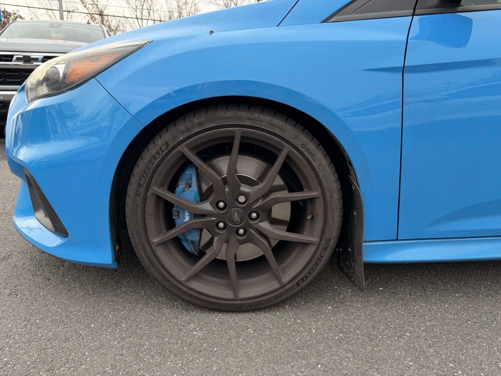 2017 Ford Focus RS Hatch - 22947215 - 9