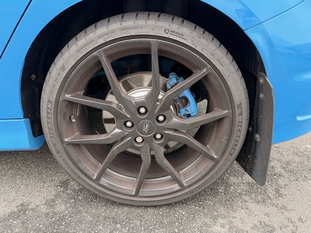 2017 Ford Focus RS Hatch - 22947215 - 10