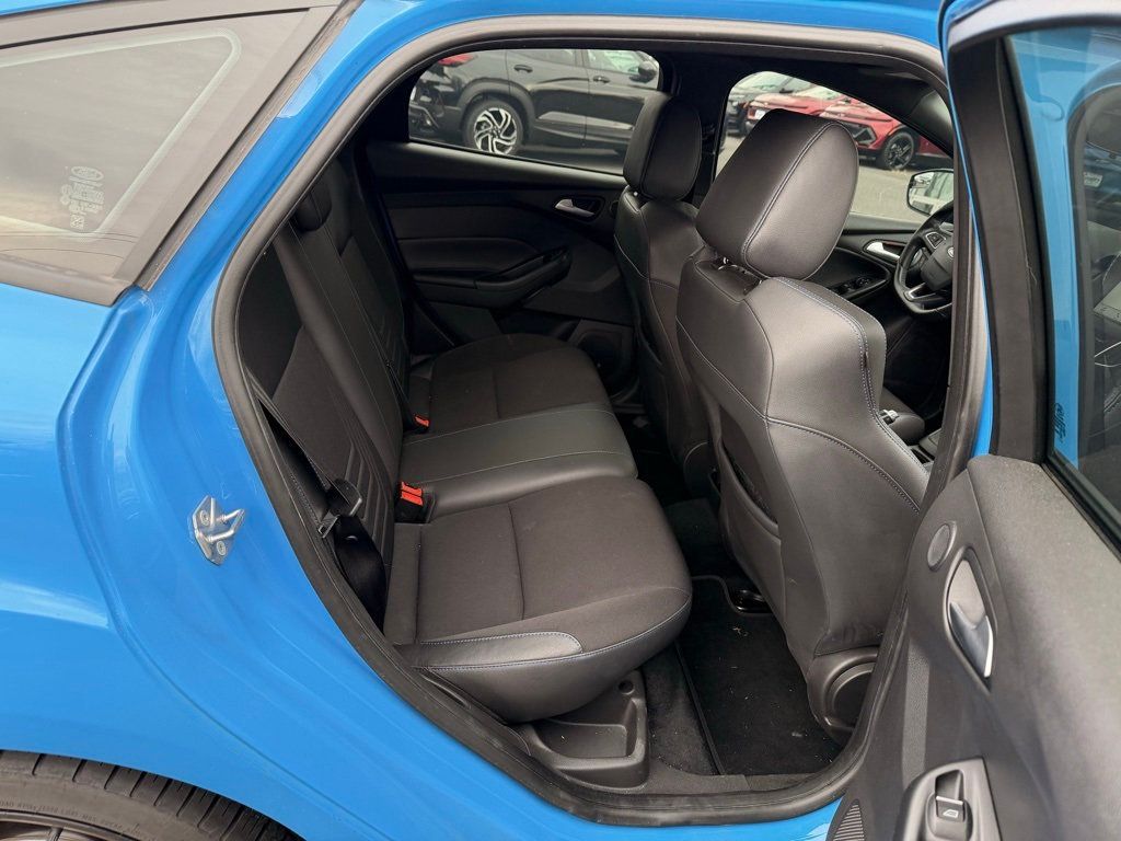 2017 Ford Focus RS Hatch - 22947215 - 15
