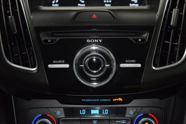 2017 Ford Focus RS Hatch - 22947215 - 34