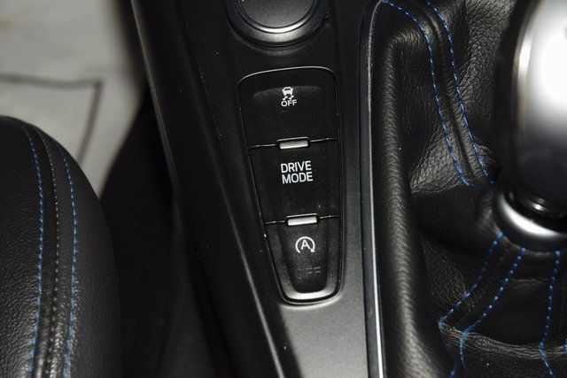 2017 Ford Focus RS Hatch - 22947215 - 36