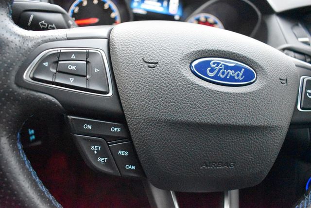 2017 Ford Focus RS Hatch - 22950618 - 9