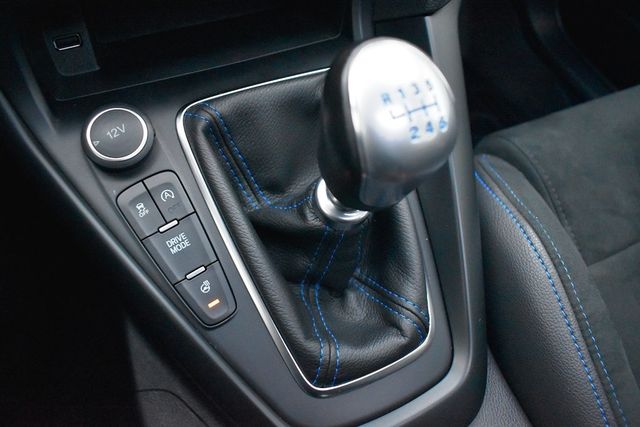 2017 Ford Focus RS Hatch - 22950618 - 13