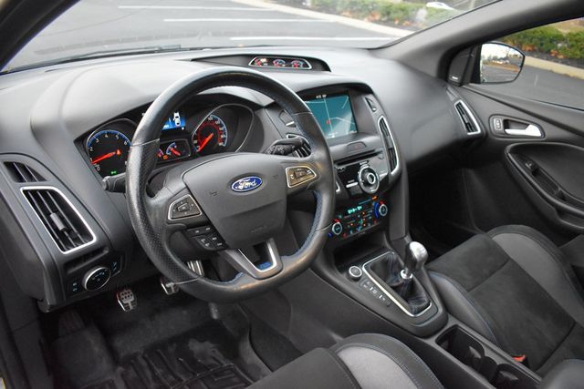 2017 Ford Focus RS Hatch - 22950618 - 1