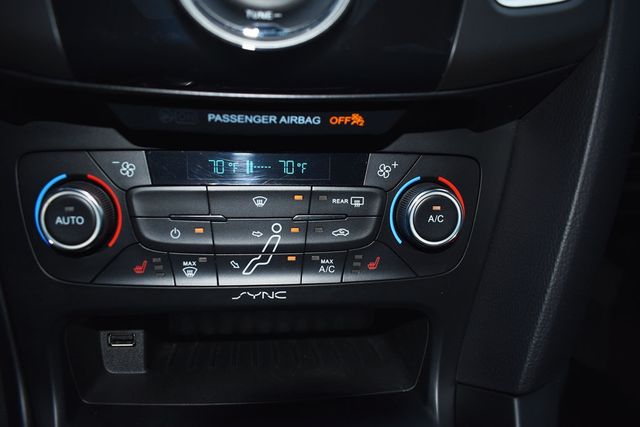 2017 Ford Focus RS Hatch - 22950618 - 21