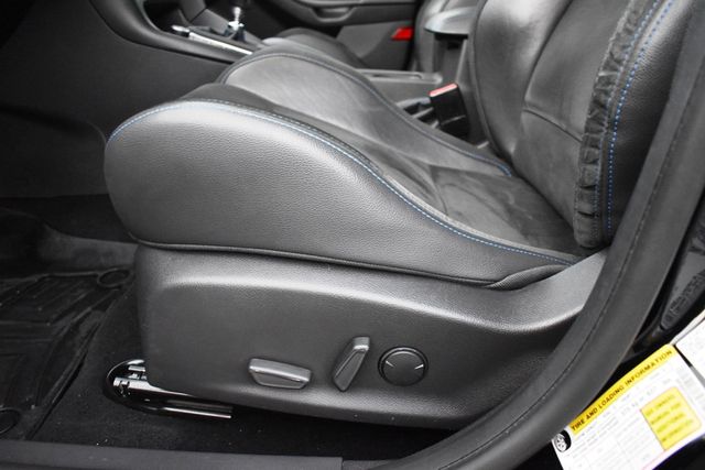 2017 Ford Focus RS Hatch - 22950618 - 28