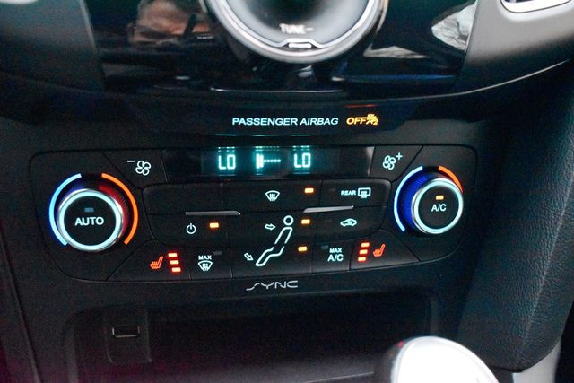 2017 Ford Focus RS Hatch - 22950618 - 29