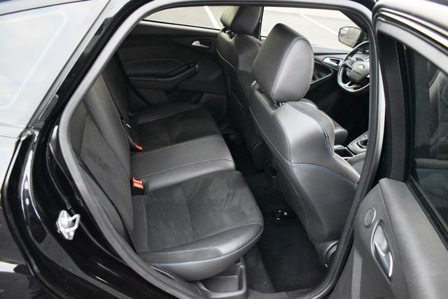 2017 Ford Focus RS Hatch - 22950618 - 34