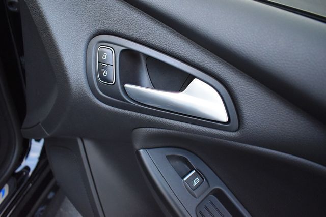 2017 Ford Focus RS Hatch - 22950618 - 38